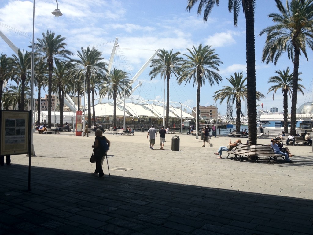 Genova_02_Porto Antico piazza sul mare