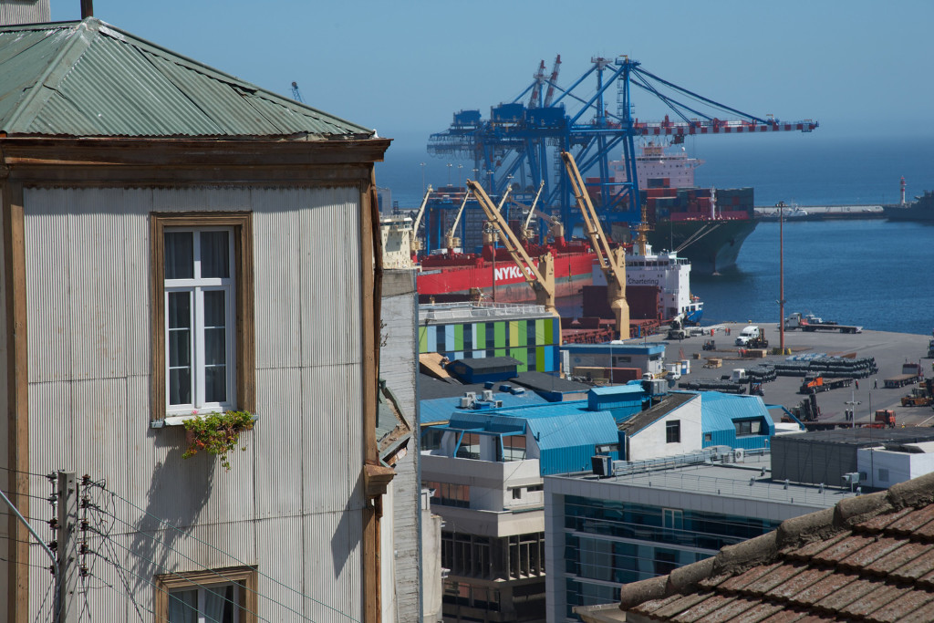 Valparaíso_01_Presencia permanente del puerto